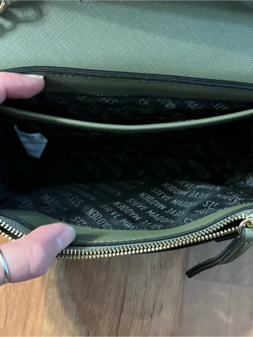 Steve Madden Olive Green Crossbody Bag with Gold Logo - Picture 5 of 10